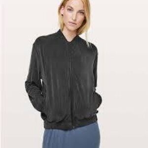 Lululemon Lab Josei Bomber